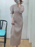 Zjkrl - Original Creation Loose Long Sleeves Pleated Solid Color High-Neck Midi Dresses